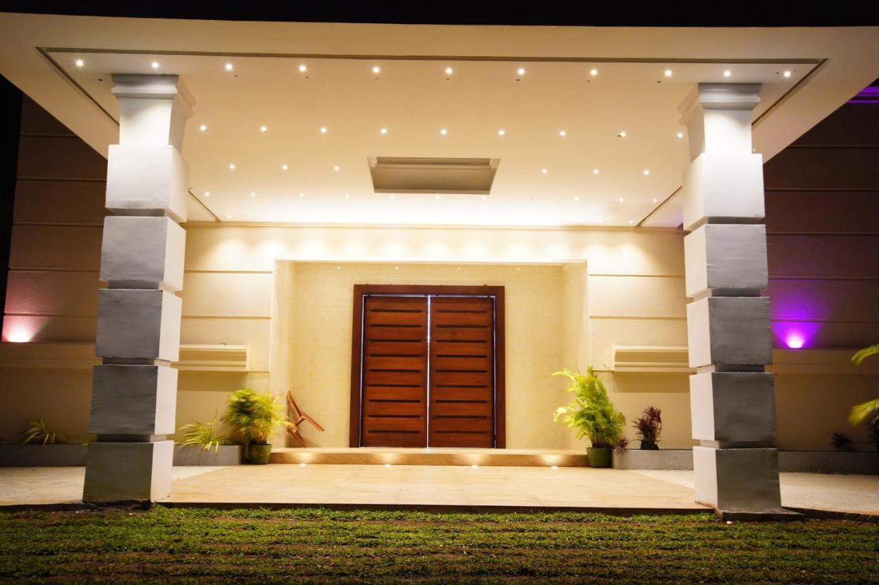 Jade Green Hotel Hambantota Esterno foto