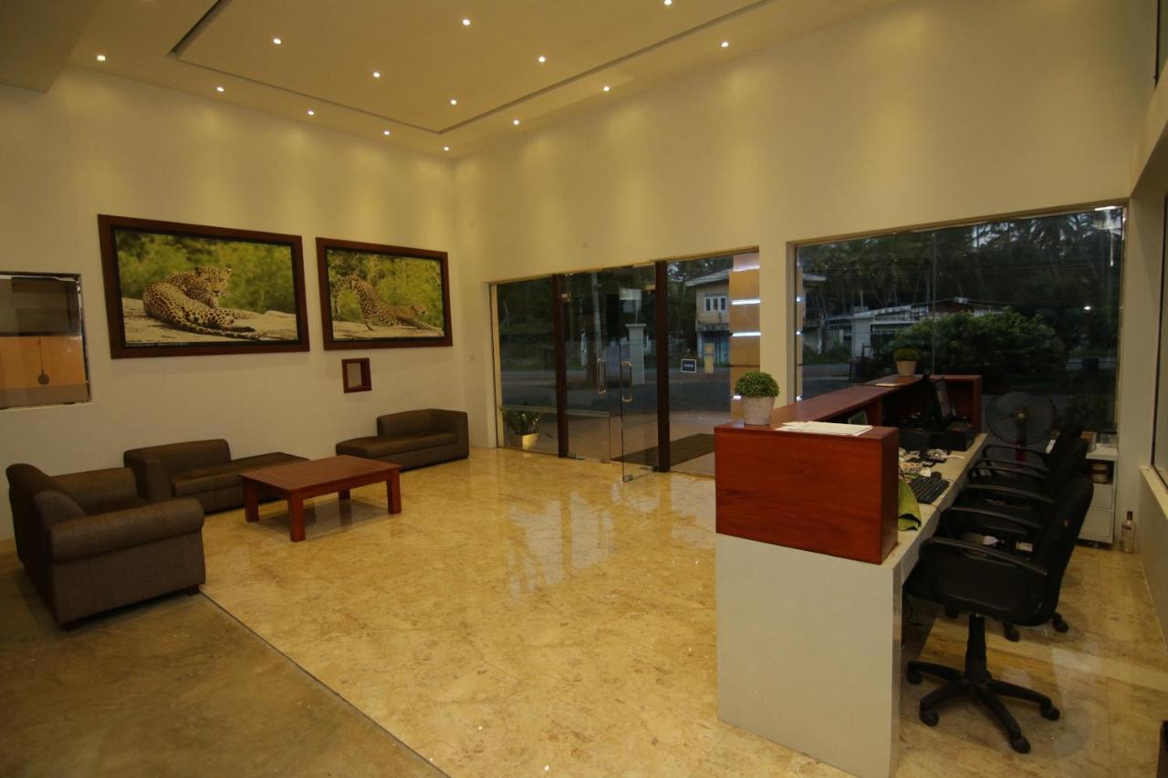 Jade Green Hotel Hambantota Esterno foto