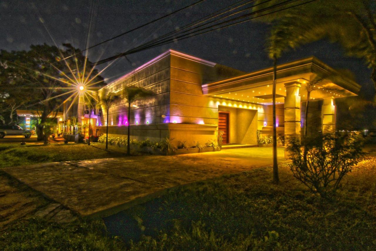 Jade Green Hotel Hambantota Esterno foto