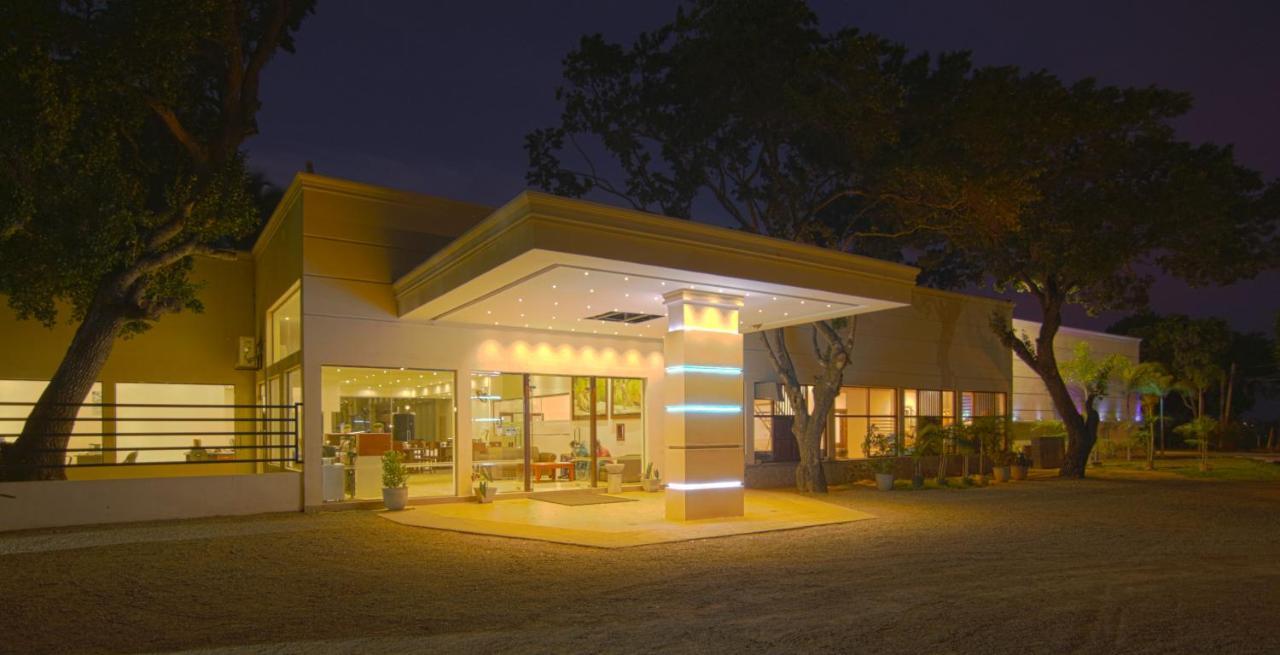 Jade Green Hotel Hambantota Esterno foto