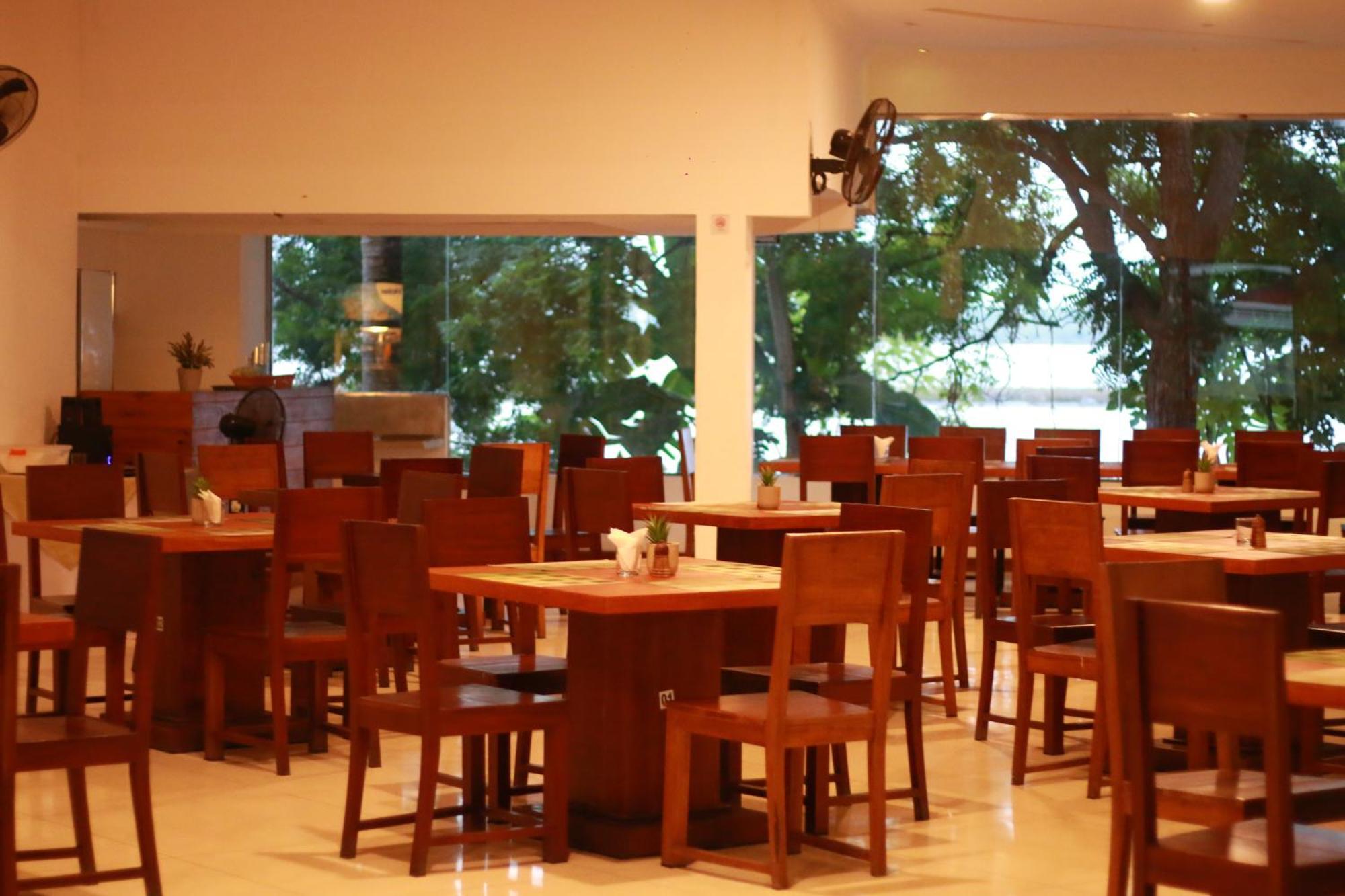 Jade Green Hotel Hambantota Esterno foto