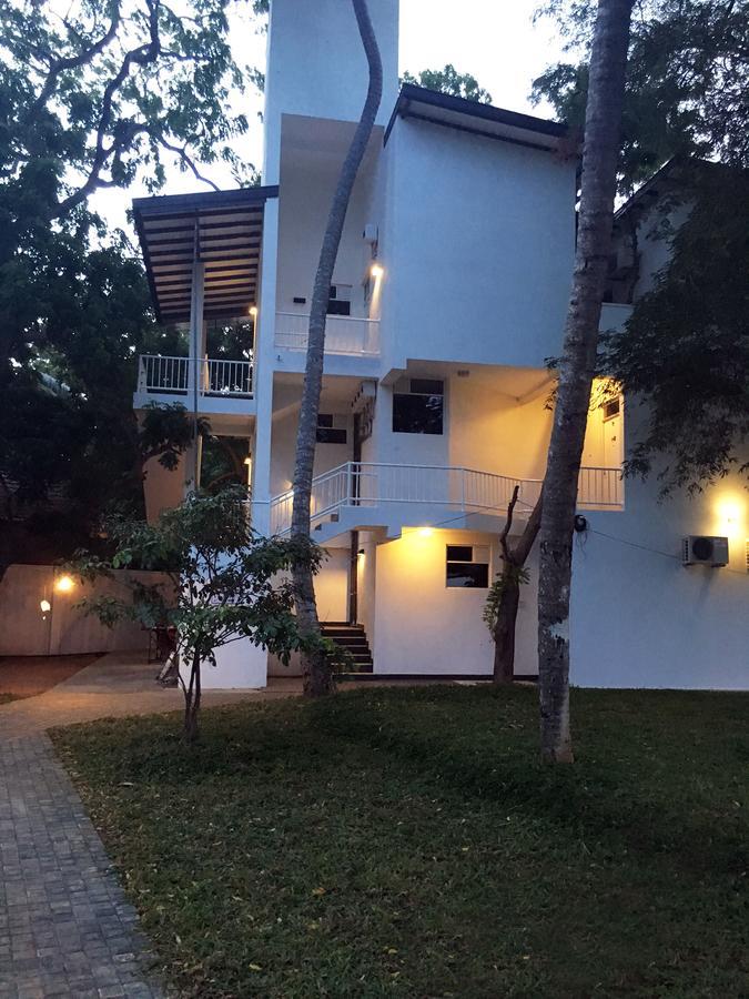 Jade Green Hotel Hambantota Esterno foto
