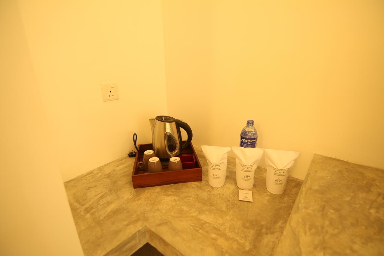 Jade Green Hotel Hambantota Esterno foto