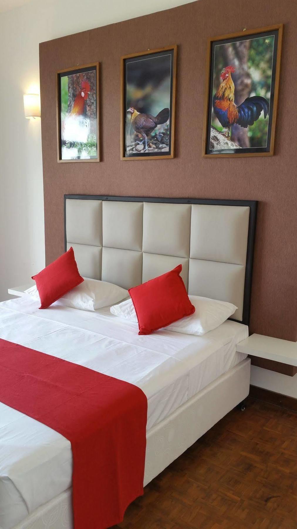 Jade Green Hotel Hambantota Esterno foto